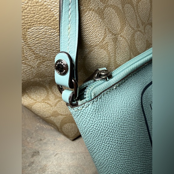 Coach Reversible Large City Tote in the colorway Light Khaki/Seafoam. With Pouch - Picture 7 of 15